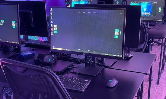 Gaming laptop setup for tournament